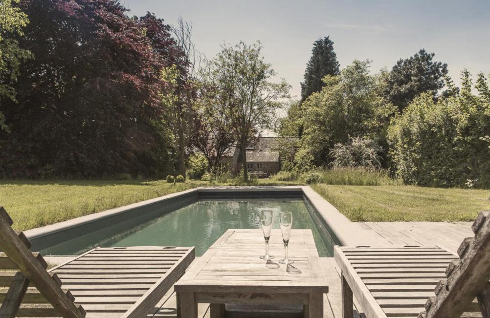 Domaine Sur Les Sarts Hotell Ohey Exteriör bild