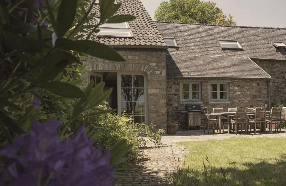 Domaine Sur Les Sarts Hotell Ohey Exteriör bild