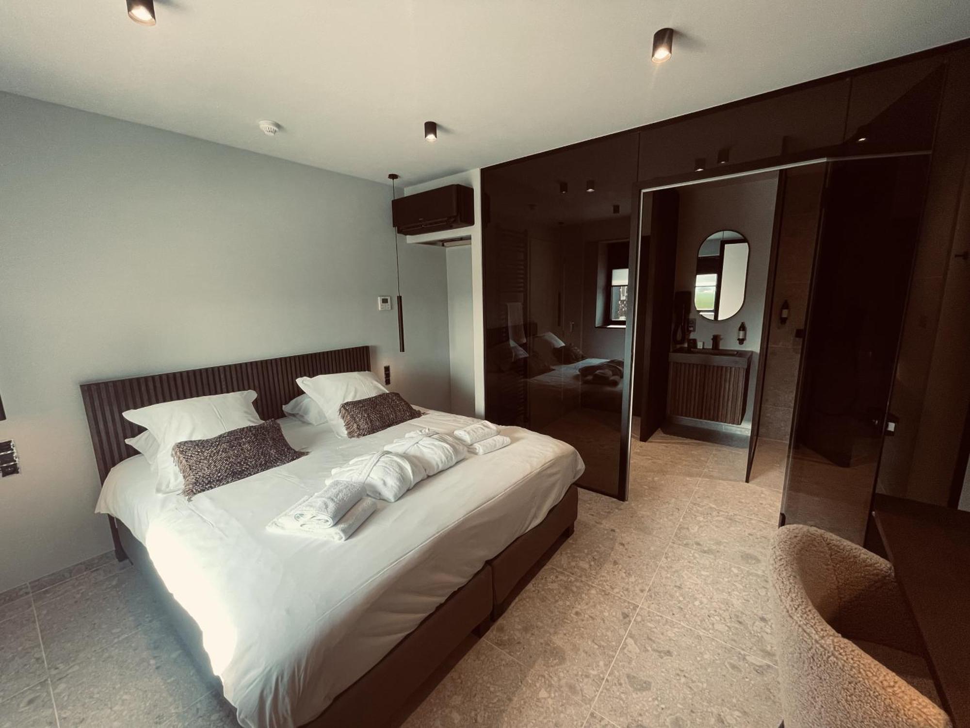 Domaine Sur Les Sarts Hotell Ohey Exteriör bild