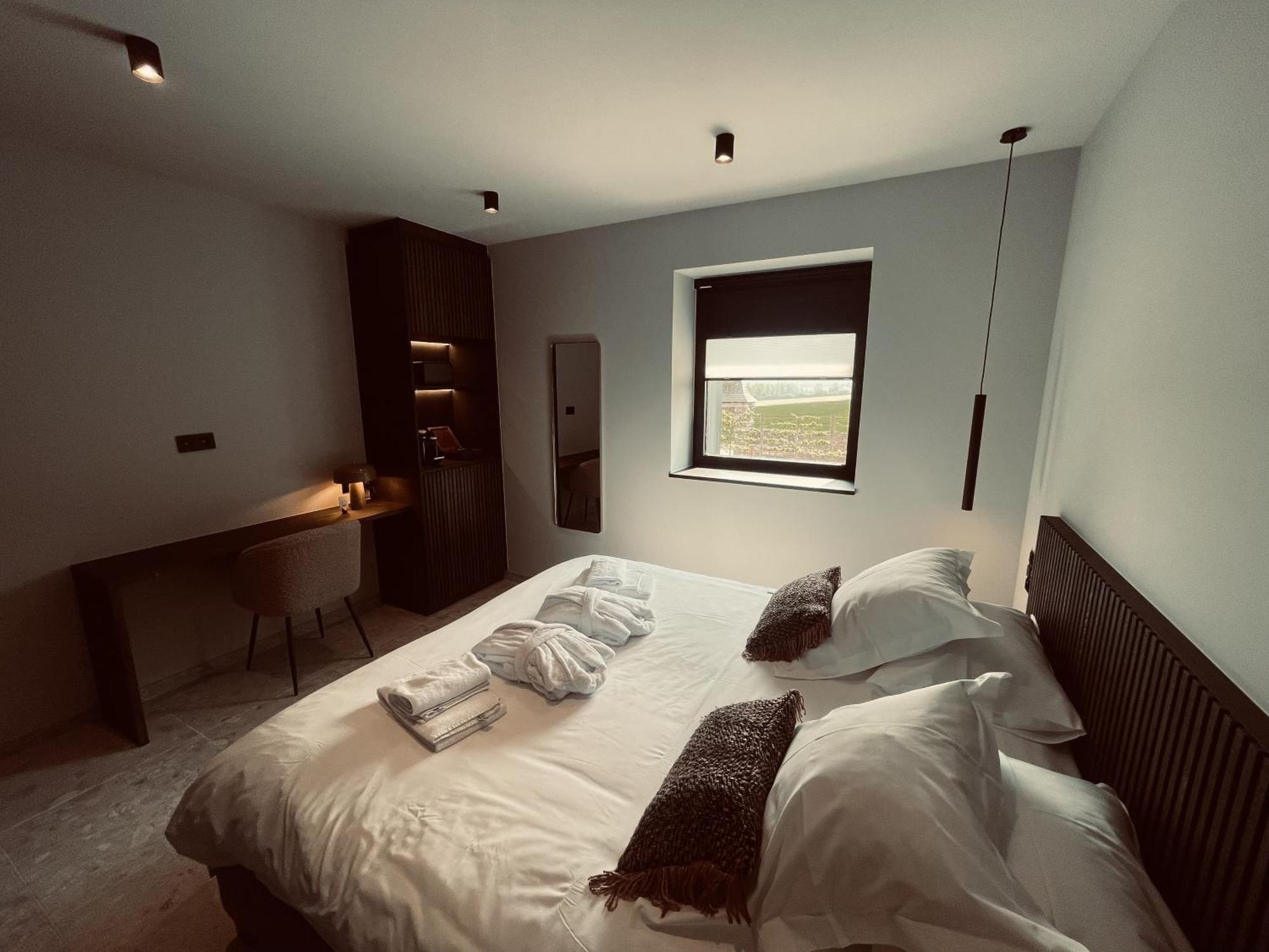 Domaine Sur Les Sarts Hotell Ohey Exteriör bild
